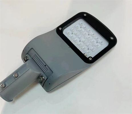 30W-70W LED 주차장 조명 및 매끄러운 몸집 실외 거리 조명 집 92% 에너지 효율